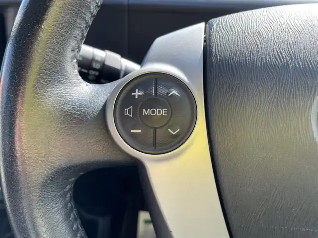 トヨタ アクア G 石川県 2014(平26)年 7.1万km パール 純正メモリーナビ/純正CD/DVD/フルセグTV/バックカメラ/ETC/スマートキー/プッシュスタート/電動ミラー/モデリスタエアロ/モデリスタマフラー/社外アルミホイール/ステアリングスイッチ/保証書