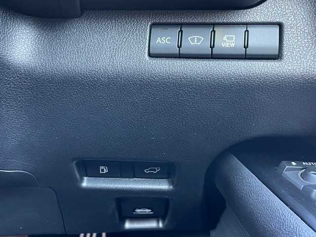 レクサス ＵＸ 250h Fスポーツ 静岡県 2019(令1)年 6万km ホワイトノーヴァガラスフレーク ●純正ナビ/（フルセグ/CD/DVD/Bluetooth）/●全方位カメラ/●アダプティブクルーズコントロール/●プリクラッシュセーフティー/●レーントレーシングアシスト/●後方クリアランスソナー/●インテリジェントパーキングアシスト/●ブラインドスポットモニター/●電動サイドパーキング/●オートブレーキホールド/●LEDヘッドライト/●オートライト/●オートマチックハイビーム/●フォグランプ/●革巻きステアリング/●ステアリングスイッチ/●パドルシフト/●ステアリングヒーター/●電動格納ウインカーミラー/●運転席＆助手席パワーシート/●運転席＆助手席シートヒーター/●運転席シートメモリー/●ETC/●純正フロアマット/●ドアバイザー/●前方ドライブレコーダー/●ISOFIX/●プッシュスタート/●スマートキー/●純正18インチアルミホイール/●W+サイド+カーテンSRS+ABS