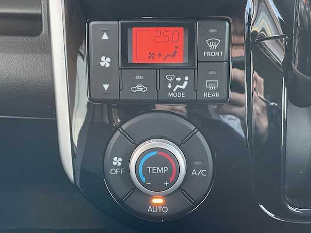 ダイハツ タント カスタム X SA 静岡県 2014(平26)年 10.1万km パール 登録時走行距離１００６３３ｋｍ/プッシュスタート/パワーステアリング/パワーウインドウ/AAC/Bluetooth接続/ETC/バックカメラ/SDナビ/ワンセグ/純正フロアマット/フルフラットシート/ベンチシート/両側パワースライドドア/純正アルミホイール/ホイールABS/横滑り防止装置/盗難防止装置/オートライト/LEDヘッドライト/フォグランプ/純正ドアバイザー/DVD/SD・AM/FM/TV/Bluetooth接続/AUX/iPad