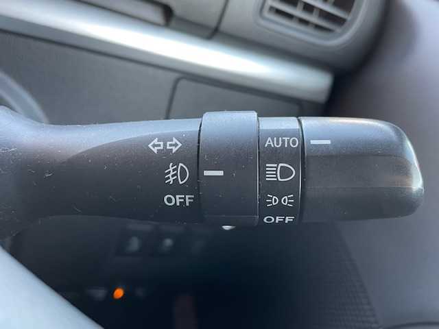 ダイハツ タント カスタム X SA 静岡県 2014(平26)年 10.1万km パール 登録時走行距離１００６３３ｋｍ/プッシュスタート/パワーステアリング/パワーウインドウ/AAC/Bluetooth接続/ETC/バックカメラ/SDナビ/ワンセグ/純正フロアマット/フルフラットシート/ベンチシート/両側パワースライドドア/純正アルミホイール/ホイールABS/横滑り防止装置/盗難防止装置/オートライト/LEDヘッドライト/フォグランプ/純正ドアバイザー/DVD/SD・AM/FM/TV/Bluetooth接続/AUX/iPad