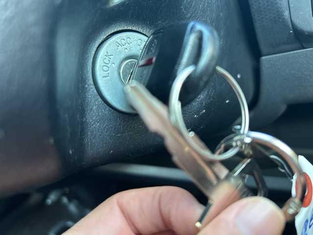 三菱 ｅＫワゴン G 富山県 2012(平24)年 8.3万km ラズベリーレッド ワンオーナー/キーレスエントリー/ETC/純正CDプレーヤー/シートヒーター/フォグランプ/電動格納ミラー/フロアマット/純正ドアバイザー/ヘッドライトレベライザー/Wエアバッグ/社外AWスタッドレス車載(155/65R13)/保証書・取説/スペアキー