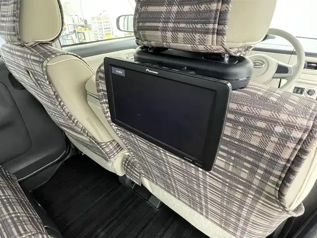 ダイハツ ムーヴ キャンバス G メイクアップ リミテッド　SAⅢ 埼玉県 2019(平31)年 2.8万km パールホワイトⅢ/ナチュラルベージュマイカメタリック 2トーン 純正ナビ　全方位　両側電動　ＥＴＣ　ＬＥＤ　アイドリングストップ　スマートキー　フルセグＴＶ　ドライブレコーダー　ベンチシート　フルフラット　衝突被害軽減　ＣＤ／ＤＶＤ