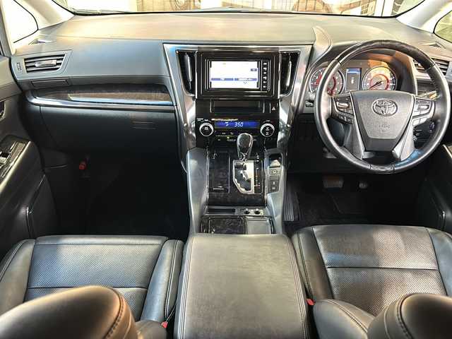 トヨタ アルファード S Cパッケージ 静岡県 2019(平31)年 9.8万km ブラック 純正ナビ/AM/FM/CD/DVD/フルセグTV/SD/Bluetooth/主要装備/・ドライブレコーダー　/・レーダークルーズコントロール　/・バックカメラ　/・ＥＴＣ　/・コーナーセンサー　/・シートヒーター　/・エアシート　/・パワーシート　/・両側パワースライドドア　/・スマートキー　/・レザーシート/・ハンドルヒーター/・シートメモリー/・オットマン/・サンルーフ/・レーンキープ/・衝突軽減システム/・横滑り防止装置/・オートハイビーム/・オートライト/・LEDヘッドライト/・フォグランプ/・プッシュスタート/・純正アルミホイール/・純正フロアマット/・オートホールド/・スペアキー/・カーテンエアバック/・SOSコール/・ステアリングリモコン