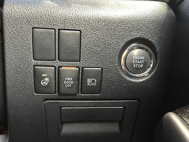 トヨタ アルファード S Cパッケージ 静岡県 2019(平31)年 9.8万km ブラック 純正ナビ/AM/FM/CD/DVD/フルセグTV/SD/Bluetooth/主要装備/・ドライブレコーダー　/・レーダークルーズコントロール　/・バックカメラ　/・ＥＴＣ　/・コーナーセンサー　/・シートヒーター　/・エアシート　/・パワーシート　/・両側パワースライドドア　/・スマートキー　/・レザーシート/・ハンドルヒーター/・シートメモリー/・オットマン/・サンルーフ/・レーンキープ/・衝突軽減システム/・横滑り防止装置/・オートハイビーム/・オートライト/・LEDヘッドライト/・フォグランプ/・プッシュスタート/・純正アルミホイール/・純正フロアマット/・オートホールド/・スペアキー/・カーテンエアバック/・SOSコール/・ステアリングリモコン