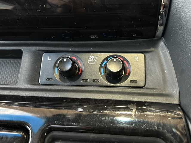 トヨタ アルファード S Cパッケージ 静岡県 2019(平31)年 9.8万km ブラック 純正ナビ/AM/FM/CD/DVD/フルセグTV/SD/Bluetooth/主要装備/・ドライブレコーダー　/・レーダークルーズコントロール　/・バックカメラ　/・ＥＴＣ　/・コーナーセンサー　/・シートヒーター　/・エアシート　/・パワーシート　/・両側パワースライドドア　/・スマートキー　/・レザーシート/・ハンドルヒーター/・シートメモリー/・オットマン/・サンルーフ/・レーンキープ/・衝突軽減システム/・横滑り防止装置/・オートハイビーム/・オートライト/・LEDヘッドライト/・フォグランプ/・プッシュスタート/・純正アルミホイール/・純正フロアマット/・オートホールド/・スペアキー/・カーテンエアバック/・SOSコール/・ステアリングリモコン