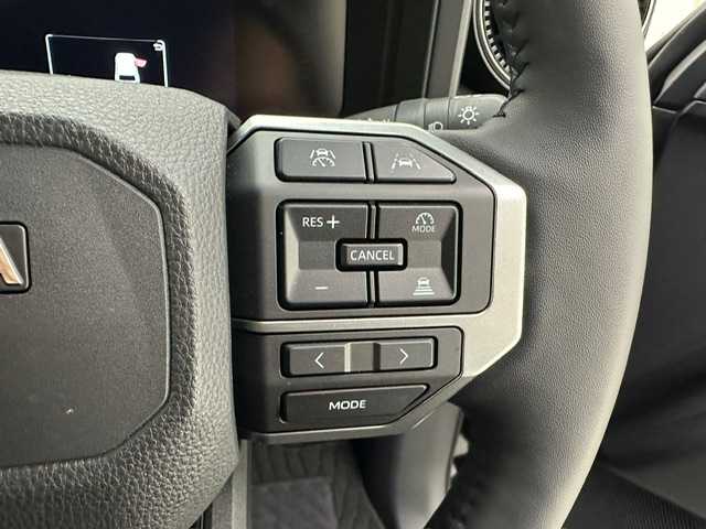 トヨタ ランドクルーザー ２５０ VX 兵庫県 2024(令6)年 0.5万km ブラック 純正12.3型ディスプレイオーディオ(フルセグ/Bluetooth/USB/HDMI/Miracast)/サンルーフ/全方位カメラ/追従型クルーズコントロール/ブラインドスポットモニター/コーナーセンサー/安心降車サポート/黒レザーシート/パワーシート/シートヒーター/エアシート/ステアリングヒーター/ルーフレール/純正18インチアルミホイール/4WD/デジタルインナーミラー/社外フロアマット/ビルトインETC/パワーバックドア/オートライト/オートマチックハイビーム/LEDヘッドライト/LEDフォグライト