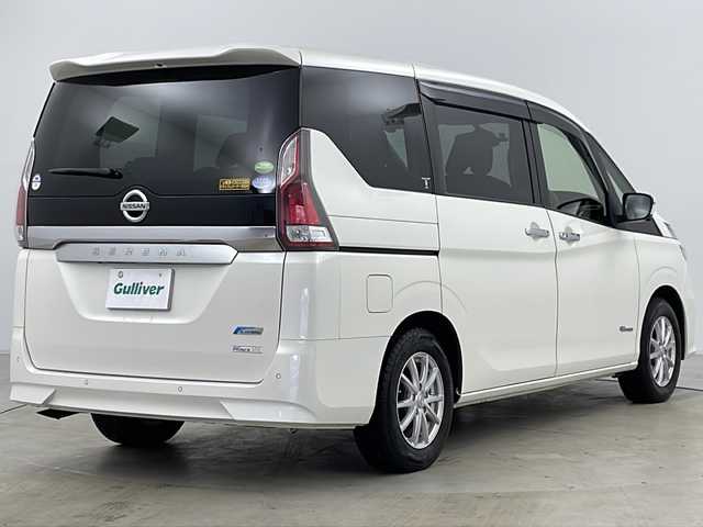 日産 セレナ X Vセレクション 道央・札幌 2017(平29)年 6.9万km ブリリアントホワイトパール ・ワンオーナー/・純正ナビTV&CD&DVD&SD&HDMI/・アラウンドビューモニター/・両側パワースライドドア/・衝突軽減ブレーキ/・クルーズコントロール/・前後コーナーセンサー/・純正フリップダウンモニター/・純正ドライブレコーダー/・ビルトインETC/・ステアリングスイッチ/・HIDヘッドライト/・オートライト/・スマートキー/・スペアキー/・アイドリングストップ/・プッシュスタート/・社外15インチAW