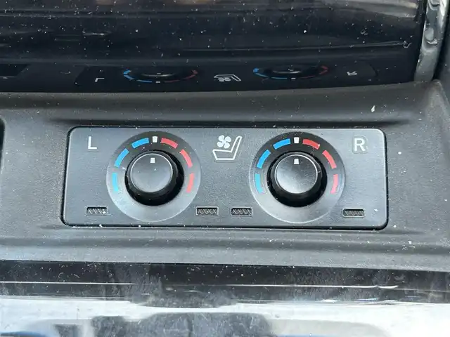 トヨタ アルファード S Cパッケージ 兵庫県 2019(令1)年 3.6万km ホワイトパールクリスタルシャイン アルパイン11インチメモリーナビ/（CD/DVD/BT/フルセグTV）/バックカメラ/12.8インチフリップダウンモニター/両側パワースライドドア/パワーバックドア/ハンドルヒーター/衝突軽減ブレーキ/レーンキーピングサポート/レーダークルーズコントロール/1列目/2列目パワーシート/前席シートヒーター/ベンチレーション/ETC/取扱説明書