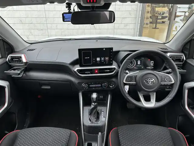 トヨタ ライズ Z 埼玉県 2020(令2)年 4.3万km シャイニングホワイトパール ワンオーナー/純正ディスプレイオーディオ(TV/AM/FM/BT/Apple CarPlay)/アダプティブクルーズコントロール/・車間制御/・低速制御/レーンキープコントロール/SMART STOP/ブラインドスポットモニター/リヤクロストラフィックアラート/パノラミックビューモニター/アダプティブドライビングビーム/ビルドインETC2.0/前後ドラレコ/全方位カメラ/プッシュスタート/スマートキー×2/前席ヒートシーター/純正フロアマット/純正ドアバイザー/純正アルミホイール/TRDフルエアロ/電動格納ミラー/後席エアバッグ/車両/ディスプレイオーディオ　取扱説明書/保証書