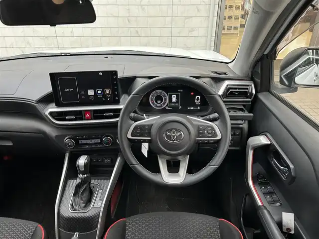トヨタ ライズ Z 埼玉県 2020(令2)年 4.3万km シャイニングホワイトパール ワンオーナー/純正ディスプレイオーディオ(TV/AM/FM/BT/Apple CarPlay)/アダプティブクルーズコントロール/・車間制御/・低速制御/レーンキープコントロール/SMART STOP/ブラインドスポットモニター/リヤクロストラフィックアラート/パノラミックビューモニター/アダプティブドライビングビーム/ビルドインETC2.0/前後ドラレコ/全方位カメラ/プッシュスタート/スマートキー×2/前席ヒートシーター/純正フロアマット/純正ドアバイザー/純正アルミホイール/TRDフルエアロ/電動格納ミラー/後席エアバッグ/車両/ディスプレイオーディオ　取扱説明書/保証書