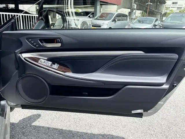 レクサス ＲＣ 300h バージョンL 神奈川県 2019(令1)年 3.2万km ソニックチタニウム ワンオーナー				/純正メーカーSDナビ/フルセグTV		/SD/CD/DVD/SDREC/BT		//USB/AUX		/バックカメラ　ビルトインETC【2.0】		/サンルーフ　レザーシート		/シートヒーター/ベンチレーター		/フロントパワーシート【運転席メモリー付】	/レーンディパーチャーアラート	/ブラインドスポットアシスト	/プリクラッシュセーフティー		/レーダークルーズコントロール			/オートマチックハイビーム	/コーナーセンサー　LEDヘッドライト				/ハンドルヒーター	純正18AW	/保証書　取説　ナビ取説/純正エンジンスターター/スマートキー×2 カードキー×1