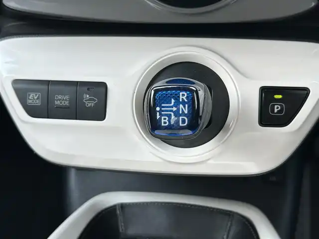 トヨタ プリウス A ツーリングセレクション 愛媛県 2016(平28)年 8.5万km エモーショナルレッド フルセグTV/BSM/レザーシート/シートヒーター/オートライト/オートハイビーム/フォグランプ/パーキングアシスト/ETC/LED/Bカメラ/コーナーセンサー前後/クルーズコントロール/純正フロアマット/純正17AW/横滑り防止装置/スマートキー/Bluetooth/プッシュスタート