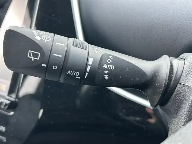 トヨタ プリウス A ツーリングセレクション 愛媛県 2016(平28)年 8.5万km エモーショナルレッド フルセグTV/BSM/レザーシート/シートヒーター/オートライト/オートハイビーム/フォグランプ/パーキングアシスト/ETC/LED/Bカメラ/コーナーセンサー前後/クルーズコントロール/純正フロアマット/純正17AW/横滑り防止装置/スマートキー/Bluetooth/プッシュスタート