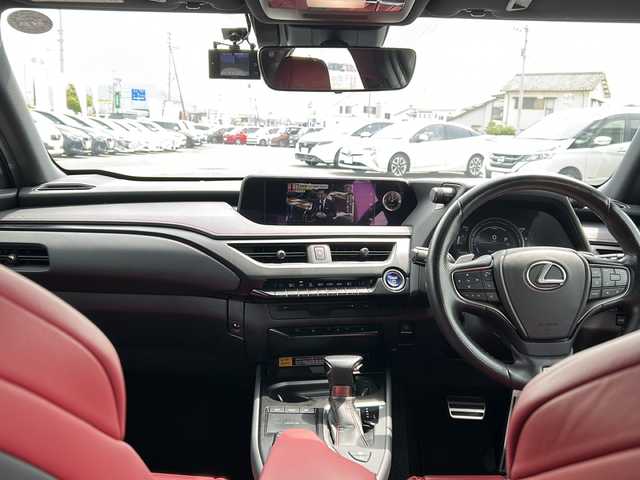 レクサス ＵＸ 250h Fスポーツ 香川県 2020(令2)年 7.3万km グラファイトブラックガラスフレーク サンルーフ/電動リアゲート/BSM/SEA/LTA/RCTA/純正ナビ/・フルセグ/・DVD再生機能/・Bluetooth/スペアキーあり/パワーシート【Ｄ＋Ｎ】/シートシーター【Ｄ＋Ｎ】/ステアリングヒーター/バックモニター/ETC2.0/スマートキー/プッシュスタート/LEDライト/オートライト/オートマチックハイビーム/純正アルミホイール/取り扱い説明書