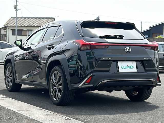 レクサス ＵＸ 250h Fスポーツ 香川県 2020(令2)年 7.3万km グラファイトブラックガラスフレーク サンルーフ/電動リアゲート/BSM/SEA/LTA/RCTA/純正ナビ/・フルセグ/・DVD再生機能/・Bluetooth/スペアキーあり/パワーシート【Ｄ＋Ｎ】/シートシーター【Ｄ＋Ｎ】/ステアリングヒーター/バックモニター/ETC2.0/スマートキー/プッシュスタート/LEDライト/オートライト/オートマチックハイビーム/純正アルミホイール/取り扱い説明書