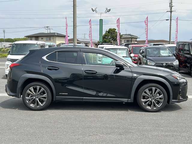 レクサス ＵＸ 250h Fスポーツ 香川県 2020(令2)年 7.3万km グラファイトブラックガラスフレーク サンルーフ/電動リアゲート/BSM/SEA/LTA/RCTA/純正ナビ/・フルセグ/・DVD再生機能/・Bluetooth/スペアキーあり/パワーシート【Ｄ＋Ｎ】/シートシーター【Ｄ＋Ｎ】/ステアリングヒーター/バックモニター/ETC2.0/スマートキー/プッシュスタート/LEDライト/オートライト/オートマチックハイビーム/純正アルミホイール/取り扱い説明書