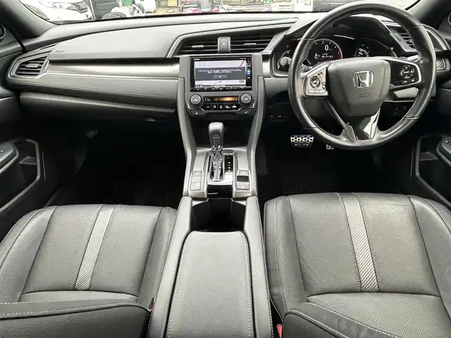 ホンダ シビック ハッチバック 福島県 2019(令1)年 3.3万km ルナシルバーM ワンオーナー/純正ナビ/CD/DVD/SD/BT/USB/フルセグTV/ホンダセンシング/革コンビシート(プライムスムースＸファブリック)/シートヒーター/パワーシート/レーダークルーズコントロール/ステアリングリモコン/アイドリングストップ/バックカメラ/ビルトインETC 2.0/ドライブレコーダー/プッシュスタート/ドアバイザー/純正フロアマット/オートライト/LEDヘッドライト/フォグライト