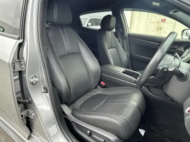 ホンダ シビック ハッチバック 福島県 2019(令1)年 3.3万km ルナシルバーM ワンオーナー/純正ナビ/CD/DVD/SD/BT/USB/フルセグTV/ホンダセンシング/革コンビシート(プライムスムースＸファブリック)/シートヒーター/パワーシート/レーダークルーズコントロール/ステアリングリモコン/アイドリングストップ/バックカメラ/ビルトインETC 2.0/ドライブレコーダー/プッシュスタート/ドアバイザー/純正フロアマット/オートライト/LEDヘッドライト/フォグライト