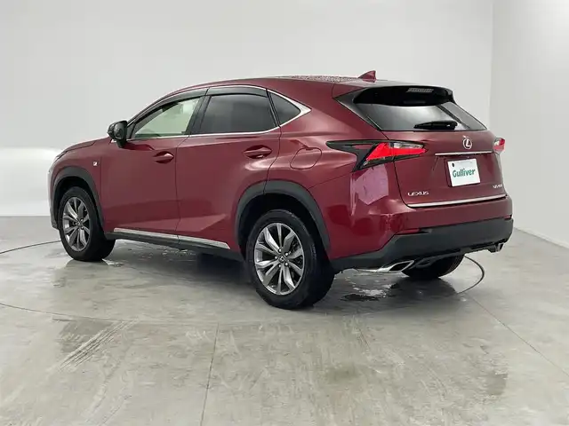 レクサス ＮＸ 200t Fスポーツ 愛知県 2015(平27)年 6.8万km レッドマイカクリスタルシャイン 三眼LEDヘッドライト/純正ナビ（フルセグ、CD、DVD、Bluetooth）/Bカメラ/ETC2.0/シートヒーター、エアシート（D+N)/ハンドルヒーター/パワーシート（D+N)/ドラレコ前方/本革シート/100V電源/パワーバックドア/オートライト/USB/電子パーキング/オートホールド/フォグライト/社外フロアマット/純正アルミホイール/スマートキー/横滑り防止装置