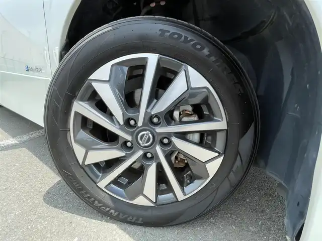 日産 セレナ e－パワー ハイウェイスター V 東京都 2020(令2)年 6.9万km ブリリアントホワイトパール 純正ナビ/アラウンドビュー/天吊モニター/エマージェンシーブレーキ/車線逸脱警報/ソナー/クルーズコントロール/ハンズフリーオートスライドドア/ＥＴＣ/ドライブレコーダー/ステアリングスイッチ