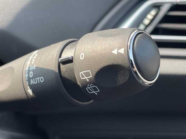 プジョー ３０８ ロードトリップ ブルーHDi 三重県 2021(令3)年 1万km パール ＡＣＣ/デジタルメーター/アクティブセーフティブレーキ/レーンキープアシスト/バックカメラ/専用アルカンターラシート /アップルカープレイ/アンドロイドオート/専用フロアマット/前後ドライブレコーダー/社外レーダー/パドルシフト