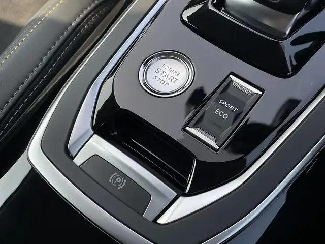 プジョー ３０８ ロードトリップ ブルーHDi 三重県 2021(令3)年 1万km パール ＡＣＣ/デジタルメーター/アクティブセーフティブレーキ/レーンキープアシスト/バックカメラ/専用アルカンターラシート /アップルカープレイ/アンドロイドオート/専用フロアマット/前後ドライブレコーダー/社外レーダー/パドルシフト