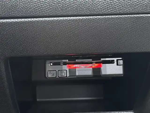 プジョー ３０８ ロードトリップ ブルーHDi 三重県 2021(令3)年 1万km パール ＡＣＣ/デジタルメーター/アクティブセーフティブレーキ/レーンキープアシスト/バックカメラ/専用アルカンターラシート /アップルカープレイ/アンドロイドオート/専用フロアマット/前後ドライブレコーダー/社外レーダー/パドルシフト