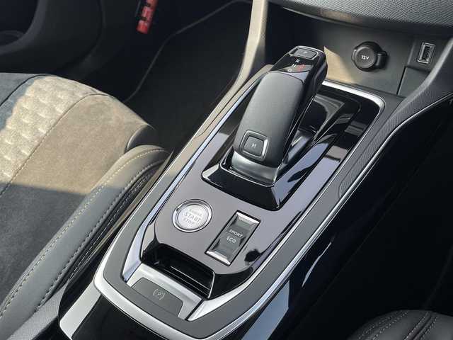 プジョー ３０８ ロードトリップ ブルーHDi 三重県 2021(令3)年 1万km パール ＡＣＣ/デジタルメーター/アクティブセーフティブレーキ/レーンキープアシスト/バックカメラ/専用アルカンターラシート /アップルカープレイ/アンドロイドオート/専用フロアマット/前後ドライブレコーダー/社外レーダー/パドルシフト