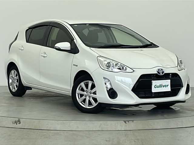 トヨタ アクア G 宮城県 2016(平28)年 4万km ライムホワイトパールクリスタルシャイン 禁煙車/純正ナビ/（BT/AM/FM/フルセグTV）/スマートエントリーパッケージ/純正15インチアルミホイール/純正フロアマット/バックカメラ/ETC/クルーズコントロール/スマートキー/プッシュボタン/スペアキー有/トヨタセーフティセンス/ABS/衝突被害軽減システム/横滑り防止装置/オートライト/オートマチックハイビーム/LEDヘッドライト/レベライザー