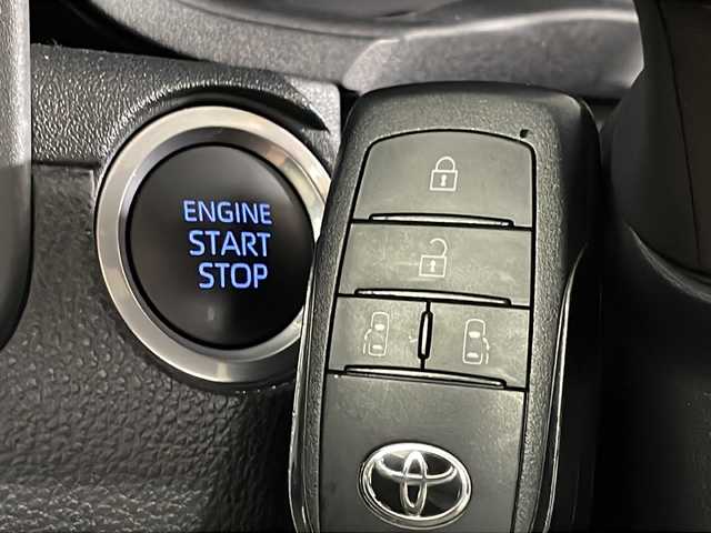 トヨタ シエンタ Z 福岡県 2023(令5)年 1.3万km アーバンカーキ モデリスタエアロ/モデリスタ15インチアルミホイール/純正ディスプレイナビゲーション/フルセグテレビ/バックカメラ/両側パワースライドドア/ブランドスポットモニター/オートハイビーム/レーダークルーズコントロール/オートドアミラー/ETC2.0/リアサンシェード/スマートキー/プッシュスタートエンジン/リアサーキュレーター/LEDヘッドライト