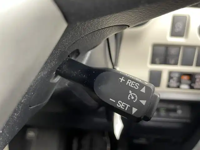 トヨタ ノア Si ダブルバイビーⅡ 大分県 2019(平31)年 7.6万km ホワイトパールクリスタルシャイン 純正9インチメモリナビ/(CD/DVD/BT/フルセグTV)/純正フリップダウンモニター/バックカメラ/両側パワースライドドア/ハーフレザーシート/スマートキー/プッシュスタート/ETC/電格ミラー/ウィンカーミラー/オートライト/フォグランプ/LEDヘッドライト/クルーズコントロール/クリアランスソナー/ドライブレコーダー/ステアリングスイッチ/革巻きステリング/純正16インチアルミホイール/ドアバイザー/フロアマット