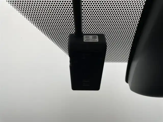 トヨタ ノア Si ダブルバイビーⅡ 大分県 2019(平31)年 7.6万km ホワイトパールクリスタルシャイン 純正9インチメモリナビ/(CD/DVD/BT/フルセグTV)/純正フリップダウンモニター/バックカメラ/両側パワースライドドア/ハーフレザーシート/スマートキー/プッシュスタート/ETC/電格ミラー/ウィンカーミラー/オートライト/フォグランプ/LEDヘッドライト/クルーズコントロール/クリアランスソナー/ドライブレコーダー/ステアリングスイッチ/革巻きステリング/純正16インチアルミホイール/ドアバイザー/フロアマット