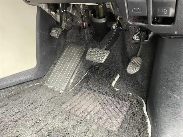 トヨタ ノア Si ダブルバイビーⅡ 大分県 2019(平31)年 7.6万km ホワイトパールクリスタルシャイン 純正9インチメモリナビ/(CD/DVD/BT/フルセグTV)/純正フリップダウンモニター/バックカメラ/両側パワースライドドア/ハーフレザーシート/スマートキー/プッシュスタート/ETC/電格ミラー/ウィンカーミラー/オートライト/フォグランプ/LEDヘッドライト/クルーズコントロール/クリアランスソナー/ドライブレコーダー/ステアリングスイッチ/革巻きステリング/純正16インチアルミホイール/ドアバイザー/フロアマット