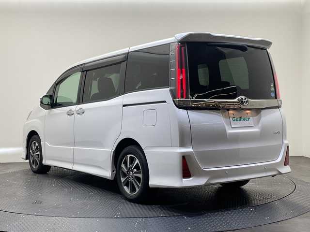 トヨタ ノア Si ダブルバイビーⅡ 愛媛県 2019(平31)年 7.6万km ホワイトパールクリスタルシャイン 純正9インチメモリナビ/(CD/DVD/BT/フルセグTV)/純正フリップダウンモニター/バックカメラ/両側パワースライドドア/ハーフレザーシート/スマートキー/プッシュスタート/ETC/電格ミラー/ウィンカーミラー/オートライト/フォグランプ/LEDヘッドライト/クルーズコントロール/クリアランスソナー/ドライブレコーダー/ステアリングスイッチ/革巻きステリング/純正16インチアルミホイール/ドアバイザー/純正フロアマット