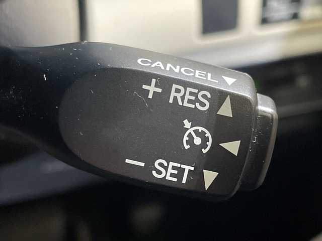 トヨタ ノア Si ダブルバイビーⅡ 愛媛県 2019(平31)年 7.6万km ホワイトパールクリスタルシャイン 純正9インチメモリナビ/(CD/DVD/BT/フルセグTV)/純正フリップダウンモニター/バックカメラ/両側パワースライドドア/ハーフレザーシート/スマートキー/プッシュスタート/ETC/電格ミラー/ウィンカーミラー/オートライト/フォグランプ/LEDヘッドライト/クルーズコントロール/クリアランスソナー/ドライブレコーダー/ステアリングスイッチ/革巻きステリング/純正16インチアルミホイール/ドアバイザー/純正フロアマット