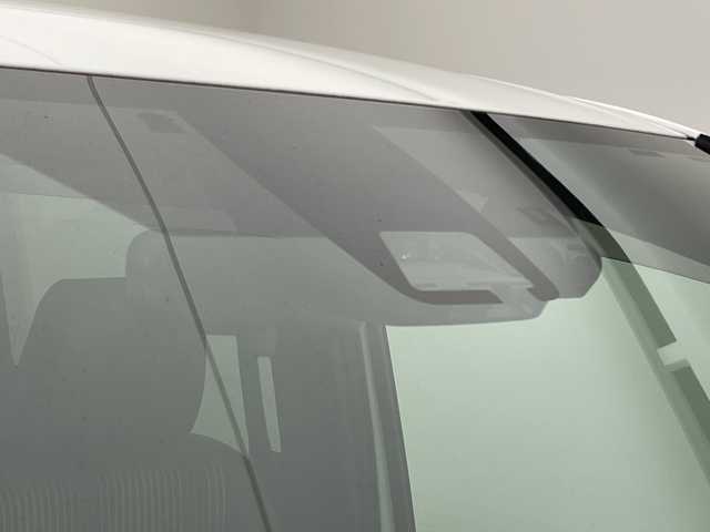 トヨタ ノア Si ダブルバイビーⅡ 愛媛県 2019(平31)年 7.6万km ホワイトパールクリスタルシャイン 純正9インチメモリナビ/(CD/DVD/BT/フルセグTV)/純正フリップダウンモニター/バックカメラ/両側パワースライドドア/ハーフレザーシート/スマートキー/プッシュスタート/ETC/電格ミラー/ウィンカーミラー/オートライト/フォグランプ/LEDヘッドライト/クルーズコントロール/クリアランスソナー/ドライブレコーダー/ステアリングスイッチ/革巻きステリング/純正16インチアルミホイール/ドアバイザー/純正フロアマット