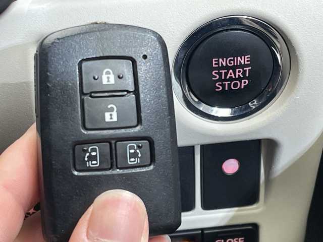 トヨタ ノア Si ダブルバイビーⅡ 愛媛県 2019(平31)年 7.6万km ホワイトパールクリスタルシャイン 純正9インチメモリナビ/(CD/DVD/BT/フルセグTV)/純正フリップダウンモニター/バックカメラ/両側パワースライドドア/ハーフレザーシート/スマートキー/プッシュスタート/ETC/電格ミラー/ウィンカーミラー/オートライト/フォグランプ/LEDヘッドライト/クルーズコントロール/クリアランスソナー/ドライブレコーダー/ステアリングスイッチ/革巻きステリング/純正16インチアルミホイール/ドアバイザー/純正フロアマット