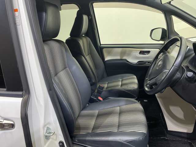 トヨタ ノア Si ダブルバイビーⅡ 愛媛県 2019(平31)年 7.6万km ホワイトパールクリスタルシャイン 純正9インチメモリナビ/(CD/DVD/BT/フルセグTV)/純正フリップダウンモニター/バックカメラ/両側パワースライドドア/ハーフレザーシート/スマートキー/プッシュスタート/ETC/電格ミラー/ウィンカーミラー/オートライト/フォグランプ/LEDヘッドライト/クルーズコントロール/クリアランスソナー/ドライブレコーダー/ステアリングスイッチ/革巻きステリング/純正16インチアルミホイール/ドアバイザー/純正フロアマット