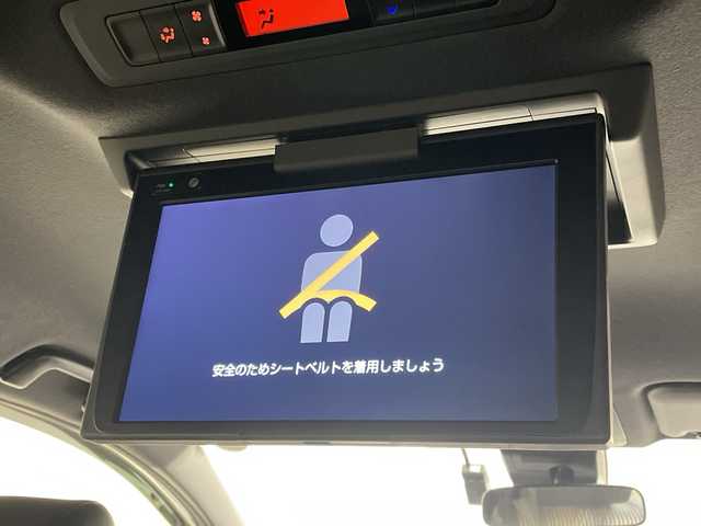 トヨタ ノア Si ダブルバイビーⅡ 愛媛県 2019(平31)年 7.6万km ホワイトパールクリスタルシャイン 純正9インチメモリナビ/(CD/DVD/BT/フルセグTV)/純正フリップダウンモニター/バックカメラ/両側パワースライドドア/ハーフレザーシート/スマートキー/プッシュスタート/ETC/電格ミラー/ウィンカーミラー/オートライト/フォグランプ/LEDヘッドライト/クルーズコントロール/クリアランスソナー/ドライブレコーダー/ステアリングスイッチ/革巻きステリング/純正16インチアルミホイール/ドアバイザー/純正フロアマット