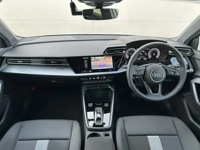 アウディ アウディ Ａ３ SB 30TFSI アドバンスド 茨城県 2025(令7)年 0.3万km グレイシアホワイトメタリック ワンオーナー/純正ナビ/・Applecarplay/・バックカメラ/・フルセグTV/パーキングアシスト/純正ドラレコ前後/アイドリングストップ/クルーズコントロール/シートヒーターD＋N席/パワーシートD＋N席/レーンキープアシスト/オートマチックハイビーム/置くだけ充電器/ETC2.0