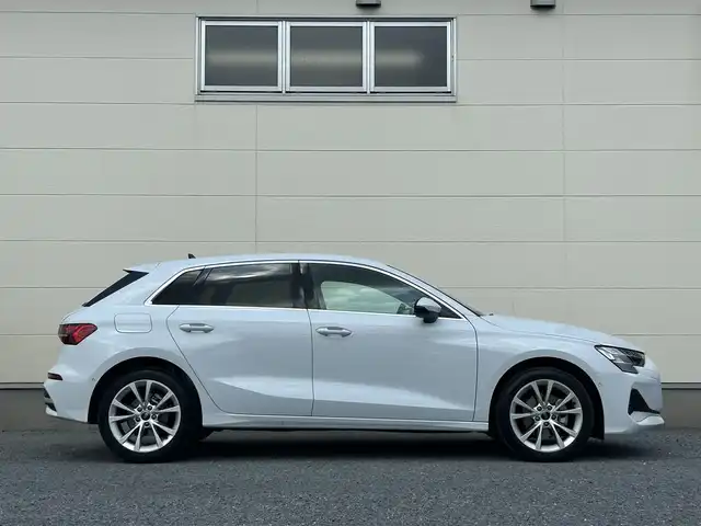 アウディ アウディ Ａ３ SB 30TFSI アドバンスド 茨城県 2025(令7)年 0.3万km グレイシアホワイトメタリック ワンオーナー/純正ナビ/・Applecarplay/・バックカメラ/・フルセグTV/パーキングアシスト/純正ドラレコ前後/アイドリングストップ/クルーズコントロール/シートヒーターD＋N席/パワーシートD＋N席/レーンキープアシスト/オートマチックハイビーム/置くだけ充電器/ETC2.0