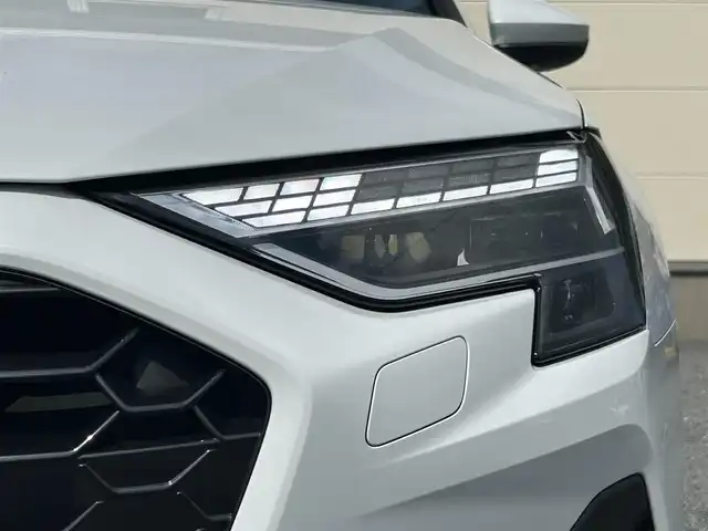 アウディ アウディ Ａ３ SB 30TFSI アドバンスド 茨城県 2025(令7)年 0.3万km グレイシアホワイトメタリック ワンオーナー/純正ナビ/・Applecarplay/・バックカメラ/・フルセグTV/パーキングアシスト/純正ドラレコ前後/アイドリングストップ/クルーズコントロール/シートヒーターD＋N席/パワーシートD＋N席/レーンキープアシスト/オートマチックハイビーム/置くだけ充電器/ETC2.0