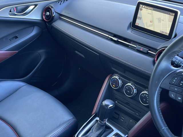 マツダ ＣＸ－３ XD ツーリング 山口県 2016(平28)年 7.7万km セラミックM 純正ナビ/・AM/FM/USB/CD/DVD/AUX/Bluetooth/フルセグテレビ/ETC/ドライブレコーダー/バックカメラ/純正フロアマット/18インチ純正アルミホイール/ハーフレザーシート/アイドリングストップ/フルオートエアコン/スマートキー/プッシュアップスタート/LEDヘッドランプ/オートライト/フォグランプ/クルーズコントロール/衝突被害軽減システム/横滑り防止装置/盗難防止装置/取扱説明書/保証書