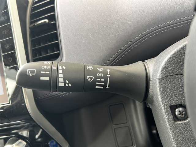 日産 セレナ e－パワー ハイウェイスター V 静岡県 2021(令3)年 1.7万km ダイヤモンドブラック 純正ナビ/・FM/AM/・Bluetooth/・CD/DVD/・SD/フルセグTV/主要装備/・プロパイロット/・後席フリップダウンモニター/・アラウンドビューモニター/・デジタルインナーミラー/・両側パワスラ/・エマージェンシーブレーキ/・サイドカーテンエアバッグ/・ドラレコ/・運転席+助手席シートヒーター/・後席エアコン/・ステアリングヒーター