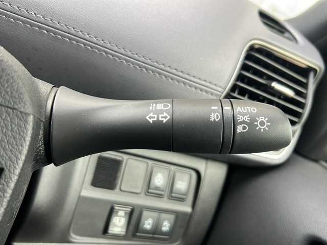 日産 セレナ e－パワー ハイウェイスター V 静岡県 2021(令3)年 1.7万km ダイヤモンドブラック 純正ナビ/・FM/AM/・Bluetooth/・CD/DVD/・SD/フルセグTV/主要装備/・プロパイロット/・後席フリップダウンモニター/・アラウンドビューモニター/・デジタルインナーミラー/・両側パワスラ/・エマージェンシーブレーキ/・サイドカーテンエアバッグ/・ドラレコ/・運転席+助手席シートヒーター/・後席エアコン/・ステアリングヒーター