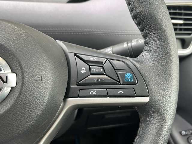 日産 セレナ e－パワー ハイウェイスター V 静岡県 2021(令3)年 1.7万km ダイヤモンドブラック 純正ナビ/・FM/AM/・Bluetooth/・CD/DVD/・SD/フルセグTV/主要装備/・プロパイロット/・後席フリップダウンモニター/・アラウンドビューモニター/・デジタルインナーミラー/・両側パワスラ/・エマージェンシーブレーキ/・サイドカーテンエアバッグ/・ドラレコ/・運転席+助手席シートヒーター/・後席エアコン/・ステアリングヒーター