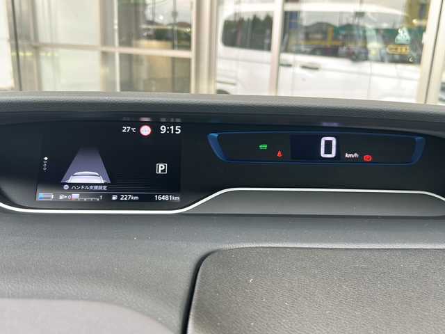 日産 セレナ e－パワー ハイウェイスター V 静岡県 2021(令3)年 1.7万km ダイヤモンドブラック 純正ナビ/・FM/AM/・Bluetooth/・CD/DVD/・SD/フルセグTV/主要装備/・プロパイロット/・後席フリップダウンモニター/・アラウンドビューモニター/・デジタルインナーミラー/・両側パワスラ/・エマージェンシーブレーキ/・サイドカーテンエアバッグ/・ドラレコ/・運転席+助手席シートヒーター/・後席エアコン/・ステアリングヒーター