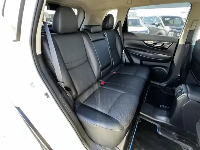 日産 エクストレイル ハイブリッド 20Xi 道央・札幌 2020(令2)年 10.6万km ブリリアントホワイトパール ４WD/純正SDナビ/AUX/DVD/SD/フルセグ/プロパイロット/衝突被害軽減ブレーキ/横滑り防止装置/インテリジェントクルーズコントロール/ダウンヒルアシストコントロール/グリップコントロール/クリアランスソナー/バックカメラ/フロントカメラ/サイドカメラ/全方位カメラ/アラウンドビューモニター/ビルトインETC/アイドリングストップ/パワーバックドア/全席シートヒーター/レザーシート/革巻きステアリング/ステアリングリモコン/電動パーキング/オートブレーキホールド/デジタルインナーミラー/プッシュスタート/スマートキー/LEDヘッドライト/オートライト/フォグランプ/ヘッドライトレベライザー/電動格納ミラー/ドアバイザー/純正フロアマット/スペアキー/ルーフレール