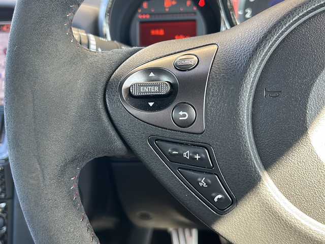 日産 フェアレディ Ｚ ニスモ 静岡県 2016(平28)年 4.2万km ブリリアントシルバー 純正マルチ/・ナビゲーション/・AM/FM/・Bluetooth/・CD/DVD/・AUX/・フルセグTV/・Music Box/主要装備/・19インチADVANアルミ/・HKSメタルキャタライザー/・HKSオイルクーラー/・NISMOマフラー/・NISMOタワーバー/・BOSEスピーカー/・3眼メーター/・HIDヘッドライト/・ビルトインETC/・レカロシート/・横滑り防止装置/・サイドカーテンエアバッグ/・オートライト/・フォグランプ