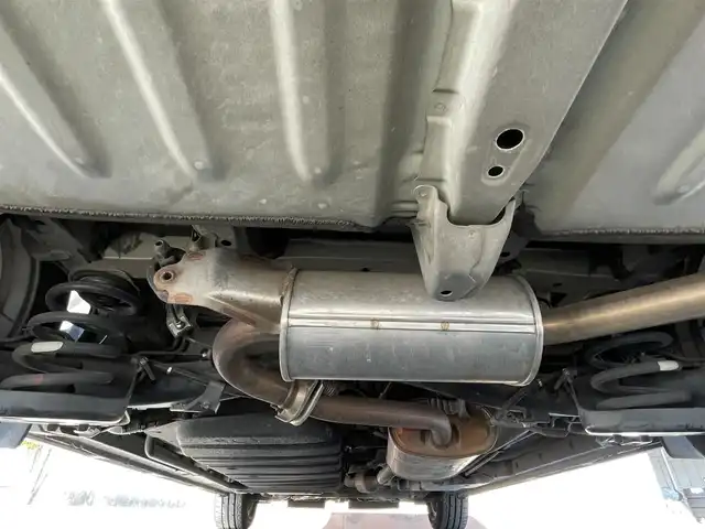 トヨタ ノア Si 滋賀県 2014(平26)年 6.6万km ボルドーマイカメタリック フリップダウンモニター/ツインムーンルーフ/両側パワースライドドア/7インチ純正ナビ【NSZN-W64T】/(FM/AM/CD/DVD/フルセグ/Bluetooth/HDMI)/ETC/バックカメラ/電動格納ミラー/アイドリングストップ/革巻きステアリング/ステアリングスイッチ/オートライト/キセノンライト/フロントフォグ/フルオートエアコン/プッシュスタート/スマートキー/純正フロアマット/ドアバイザー